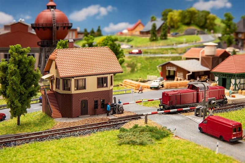 Faller 231718 Level Crossing with Signal Tower
