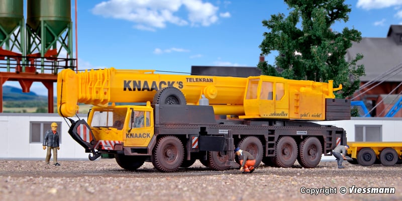 Kibri 13002 H0 LIEBHERR LTM 1160-2 with weight tailer